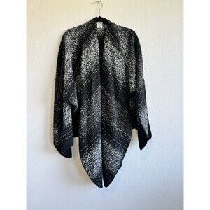 Woolrich Women's Blanket Shawl Open Front Poncho Black White Ombre One Size